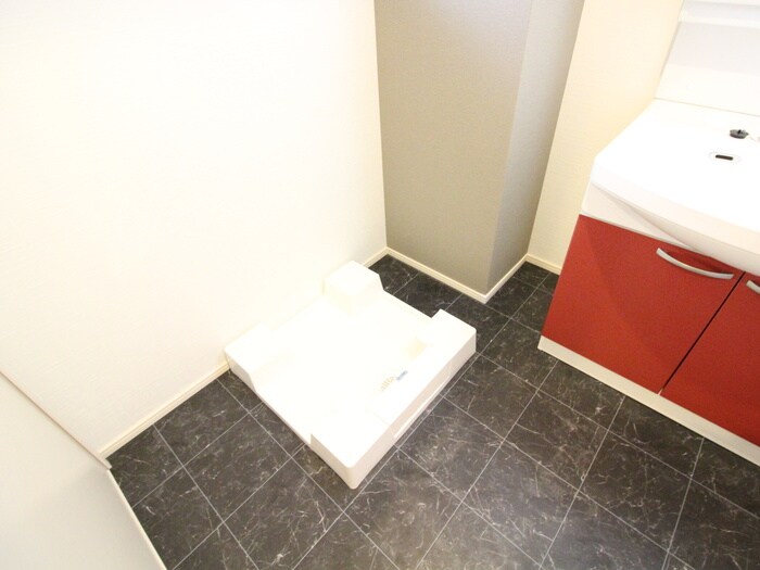 物件内観写真13　(洗濯機置場)