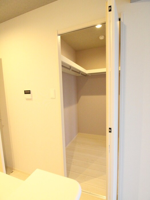 物件内観写真18　(収納)