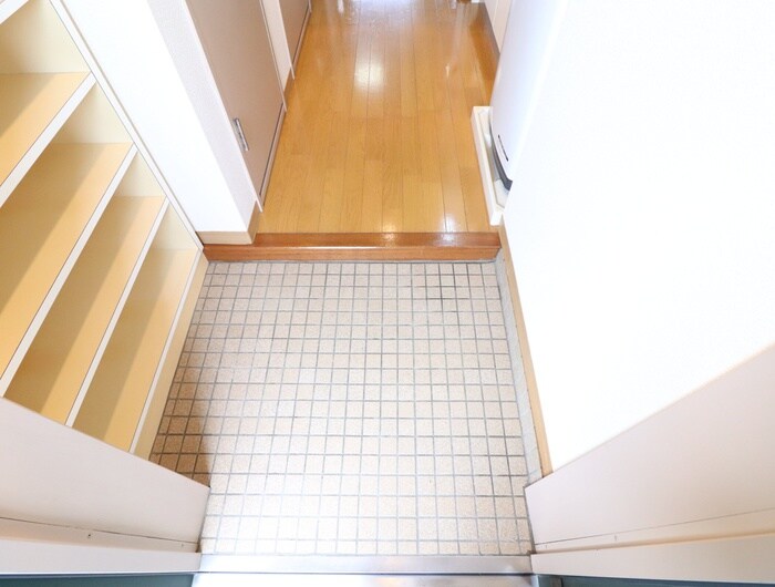 物件内観写真18　(玄関)