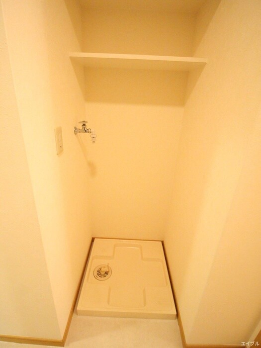 物件内観写真15　(洗濯機置場)