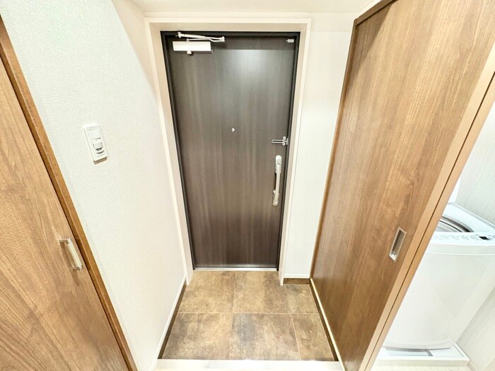 物件内観写真14　(玄関)
