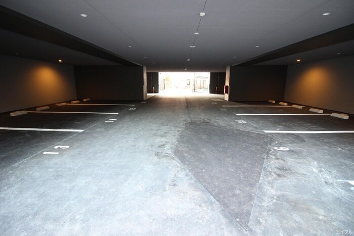 物件外観写真5　(駐車場)