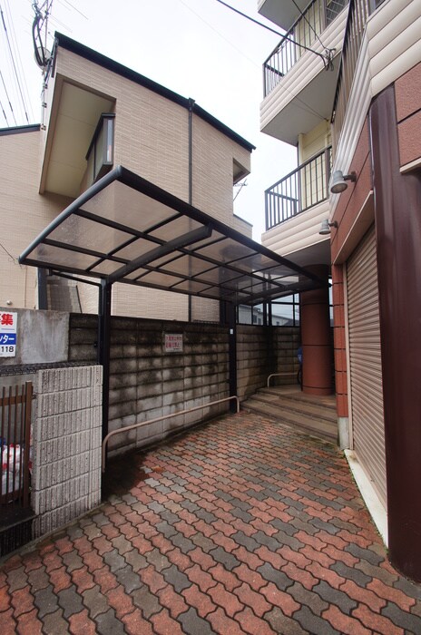 物件外観写真5　(駐輪場)