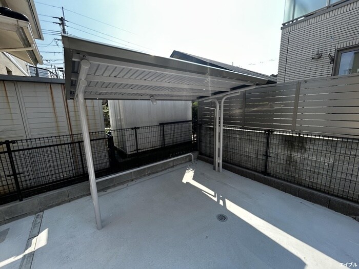 物件外観写真3　(駐輪場)