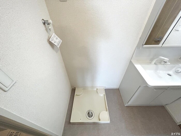 物件内観写真16　(洗濯機置場)