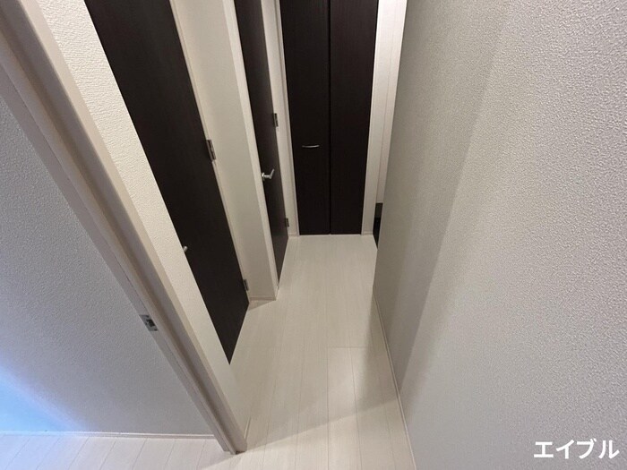 物件内観写真13　(廊下)