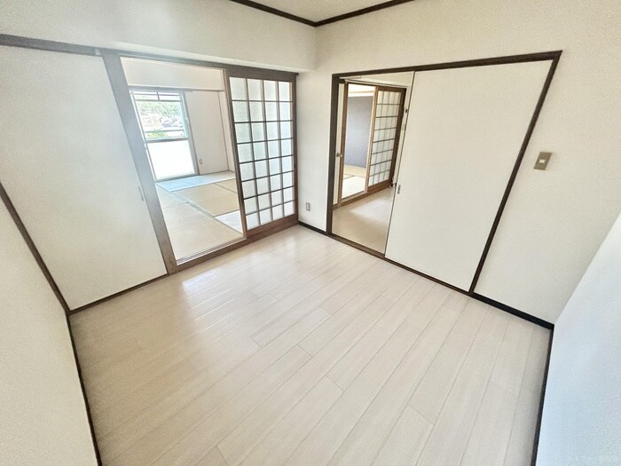 物件内観写真4　(居室)