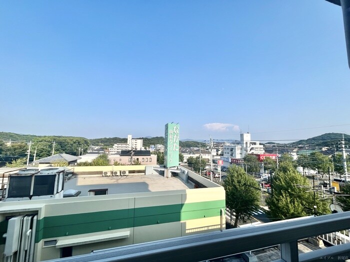 物件内観写真13　(室内からの展望)