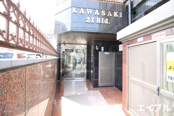 物件外観写真2　(エントランス部分)