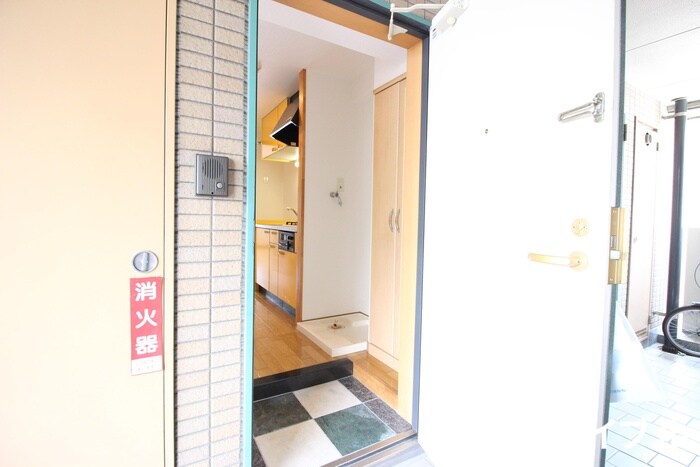 物件内観写真17　(玄関)