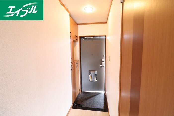 物件内観写真13　(玄関)