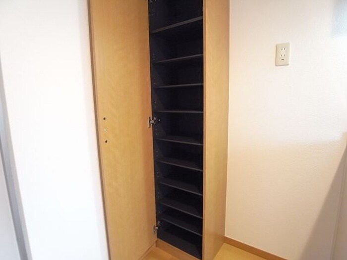 物件内観写真13　(靴箱)
