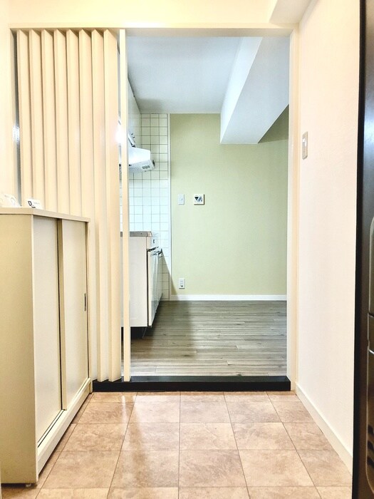 物件内観写真12　(玄関)