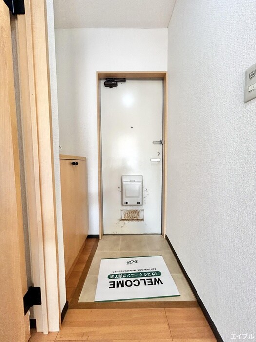 物件内観写真18　(玄関)