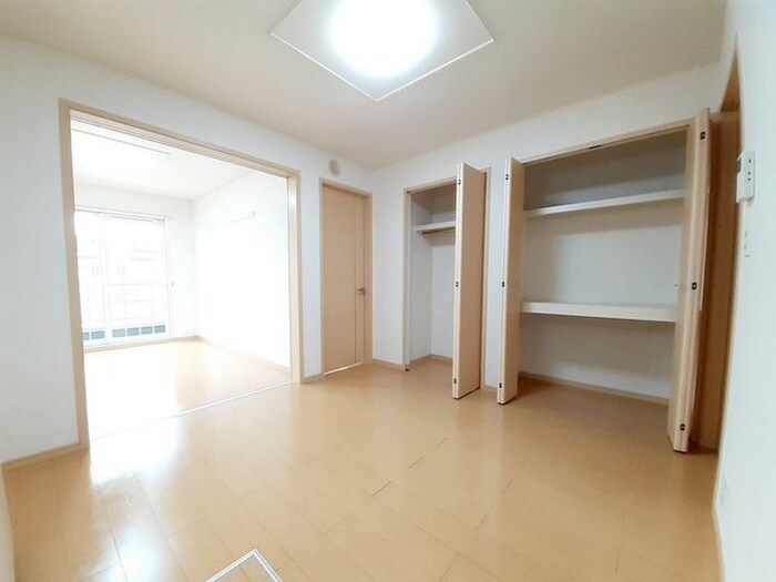 物件内観写真13　(収納)