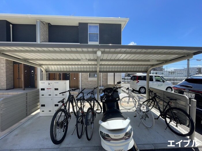 物件外観写真3　(駐輪場)