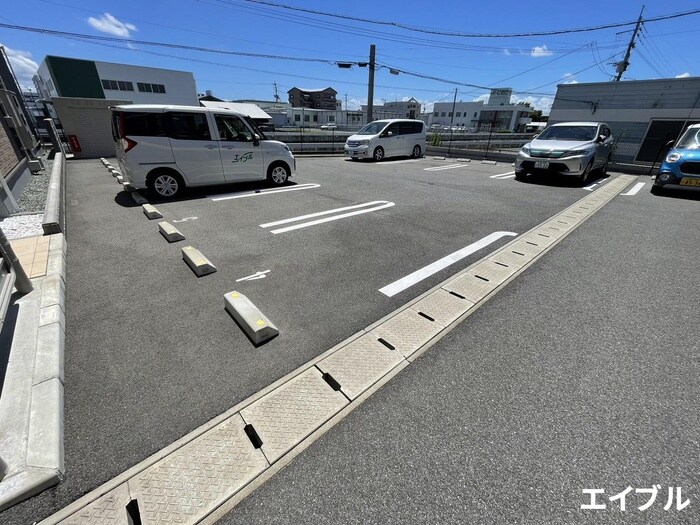 物件外観写真4　(駐車場)