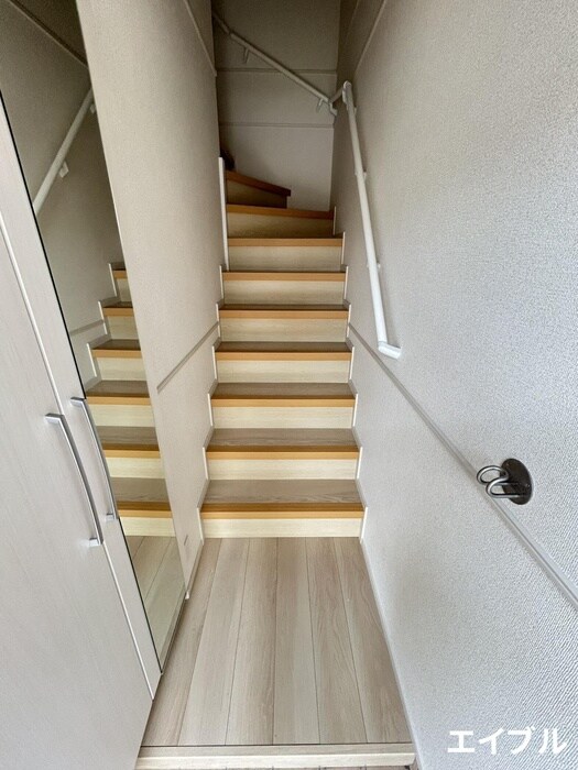 物件内観写真18　(玄関)