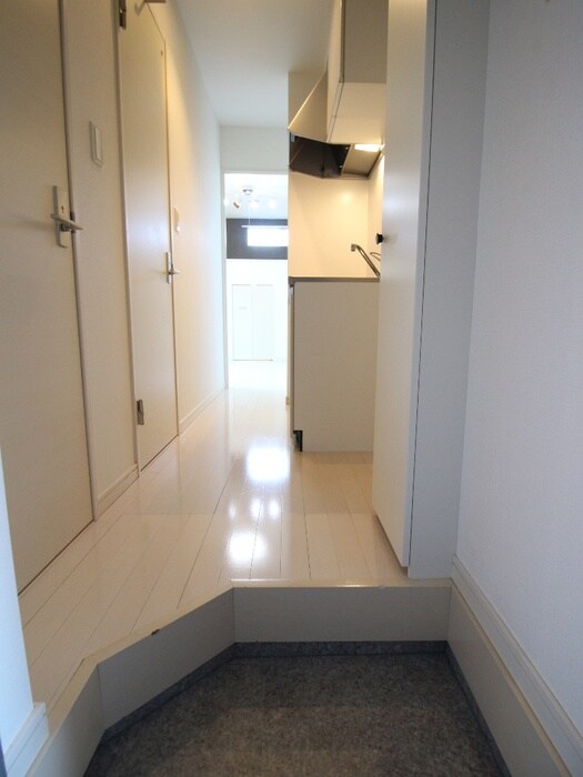 物件内観写真7　(玄関)
