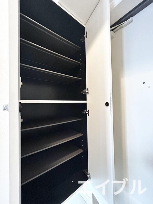 物件内観写真7　(靴箱)