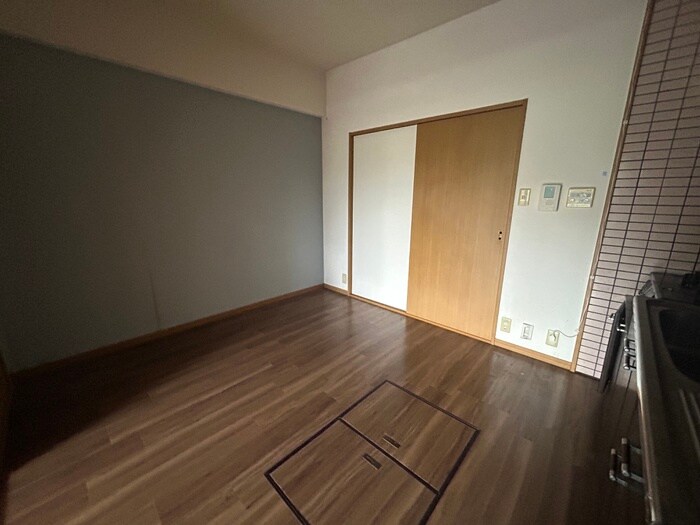 物件内観写真9　(居室)