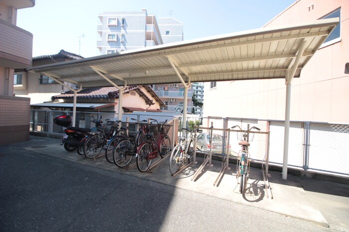 物件外観写真5　(駐輪場)