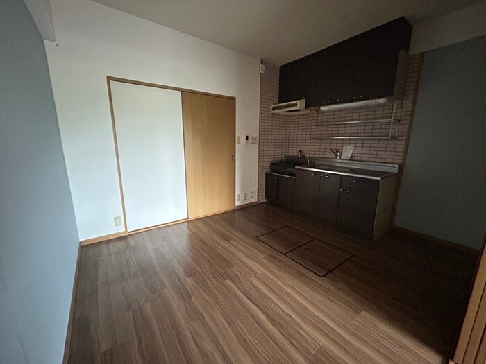 物件内観写真10　(居室)