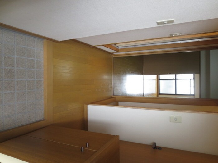 物件内観写真14　(廊下)