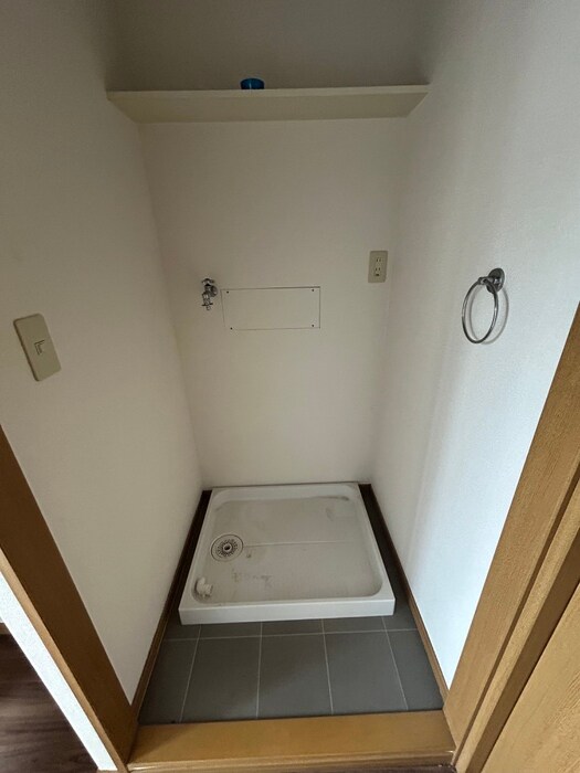 物件内観写真15　(洗濯機置場)