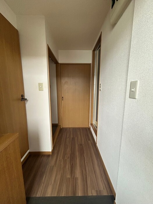 物件内観写真17　(廊下)