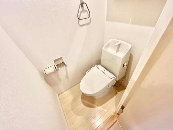 物件内観写真8　(トイレ)