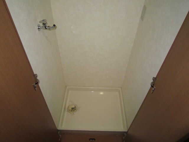 物件内観写真13　(洗濯機置場)