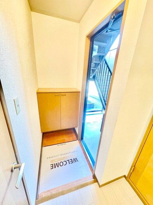 物件内観写真13　(玄関)