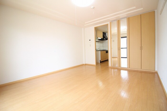 物件内観写真4　(居室)