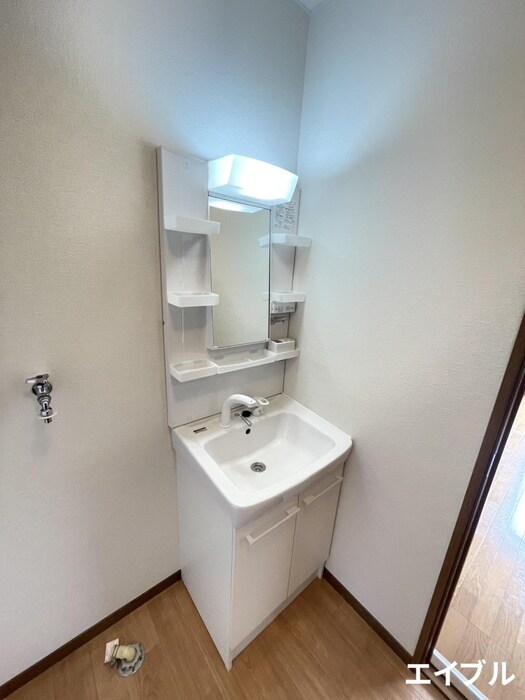 物件内観写真8　(洗面)