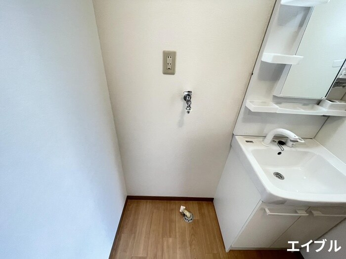 物件内観写真11　(洗濯機置場)