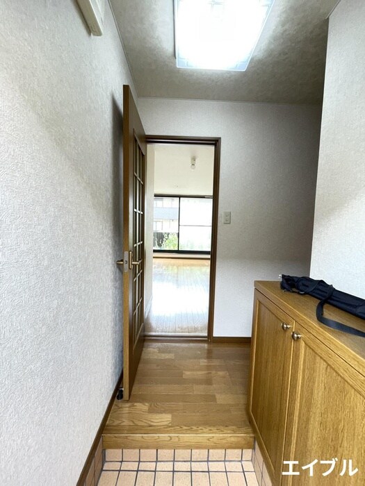 物件内観写真13　(玄関)
