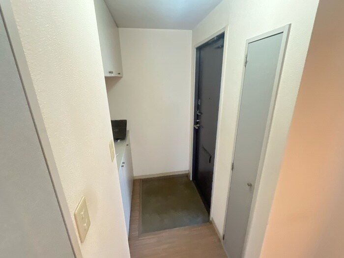 物件内観写真8　(玄関)