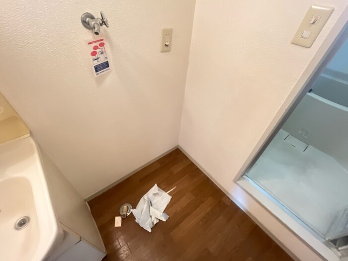 物件内観写真12　(洗濯機置場)