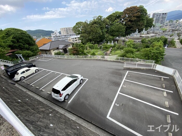 物件外観写真4　(駐車場)