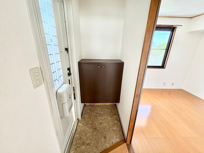 物件内観写真14　(玄関)