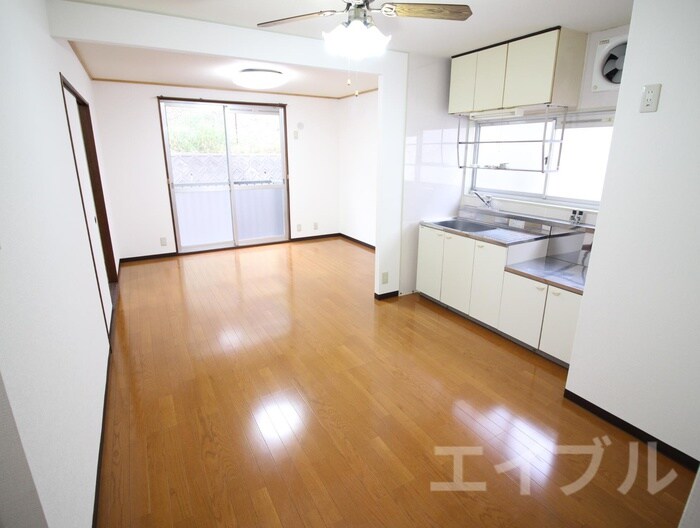 物件内観写真4　(居室)