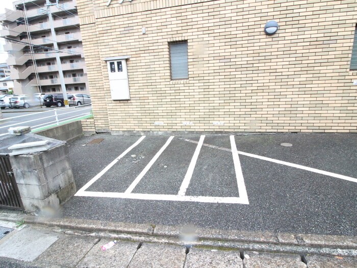 物件外観写真3　(駐輪場)