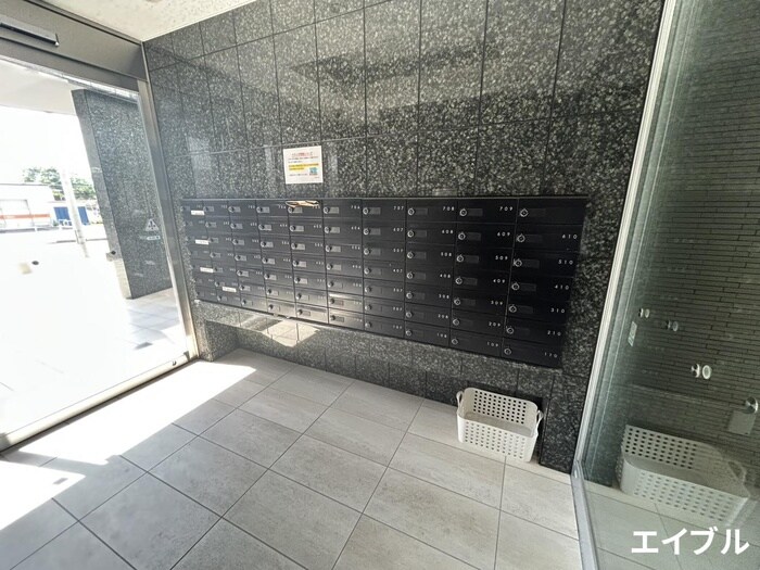 物件外観写真6　(エントランス部分)