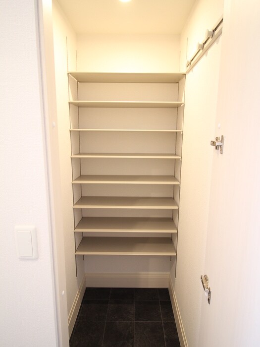 物件内観写真14　(靴箱)