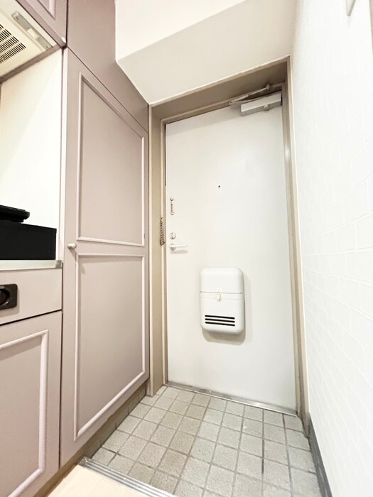 物件内観写真5　(玄関)