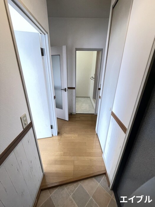 物件内観写真18　(玄関)