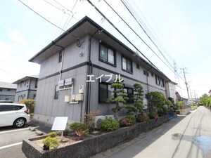 ハイカムール津福C外観写真