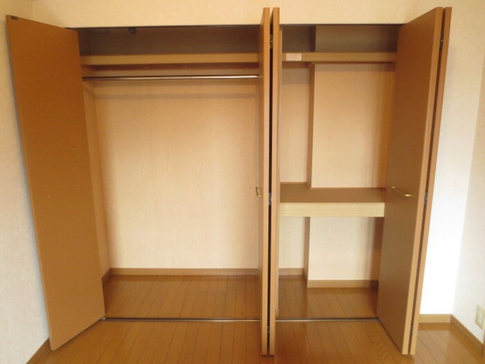 物件内観写真16　(収納)