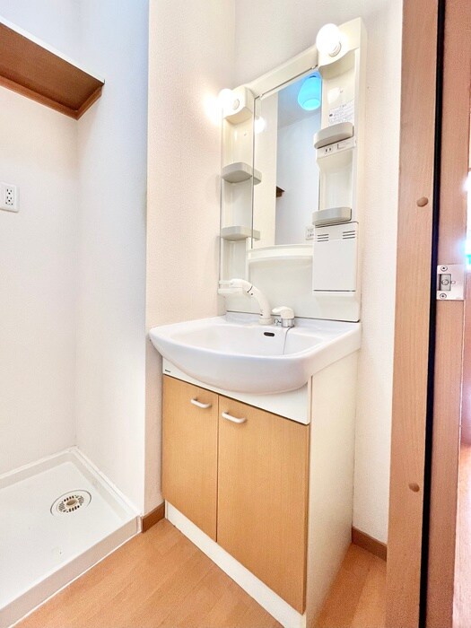 物件内観写真8　(洗面)